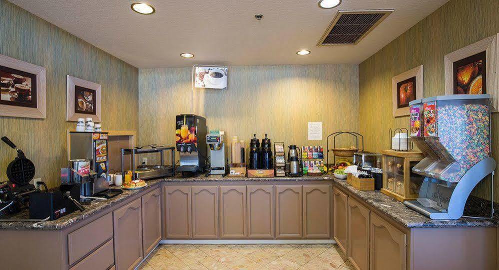 Brawley Inn 3*